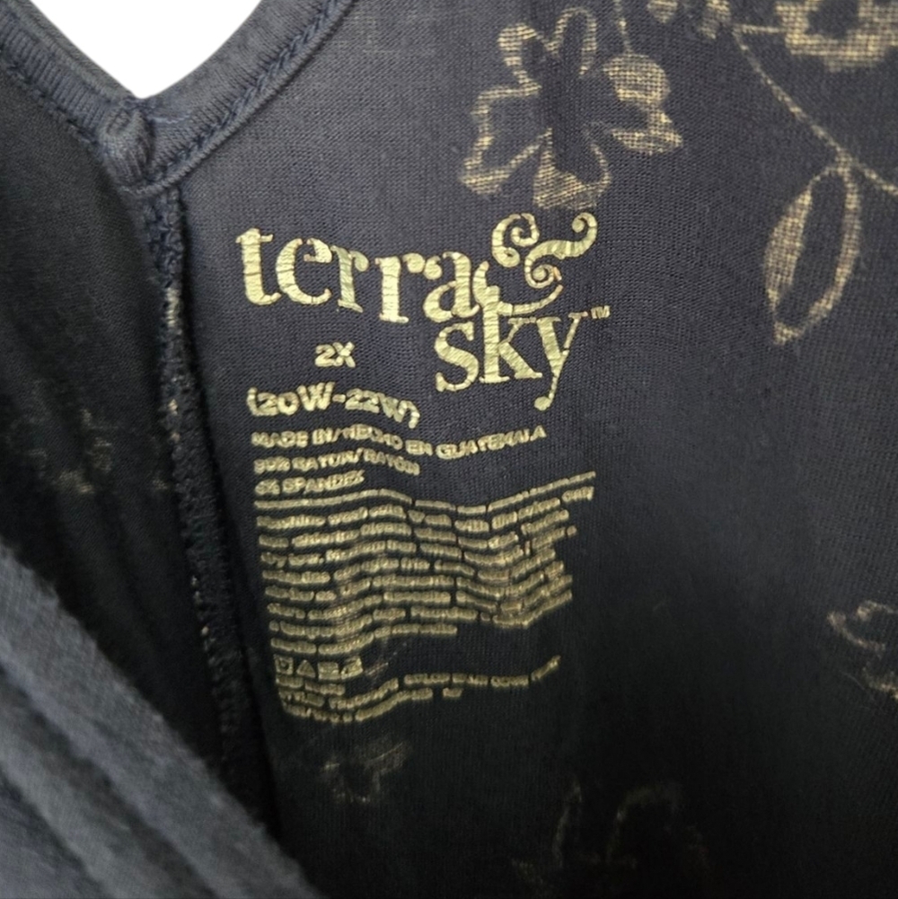 Terra & Sky Floral Navy Women's Top Size 2x - Picture 3 of 3